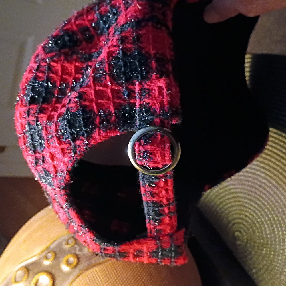 Red And Black Houndstooth Patterned Cap Nwot - image 2